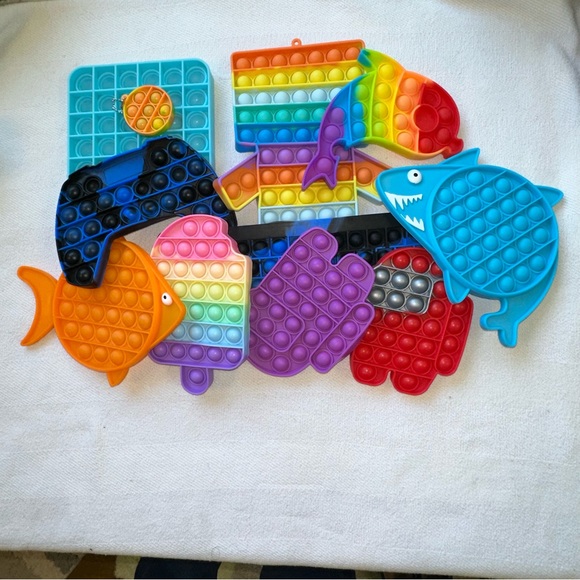 POP ITS lot of 11 multicolored & multi-shaped pieces - Picture 2 of 14